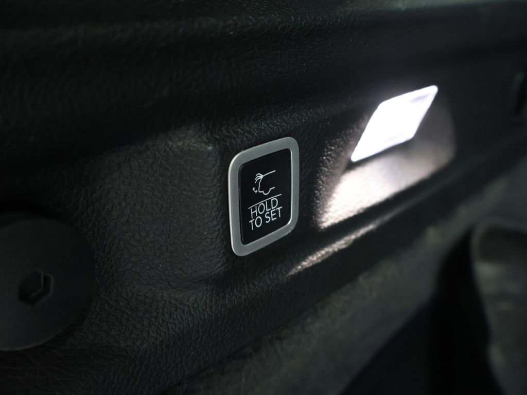 Used 2021 Jeep Grand Cherokee L Overland w/ Luxury Tech Group IV image 22