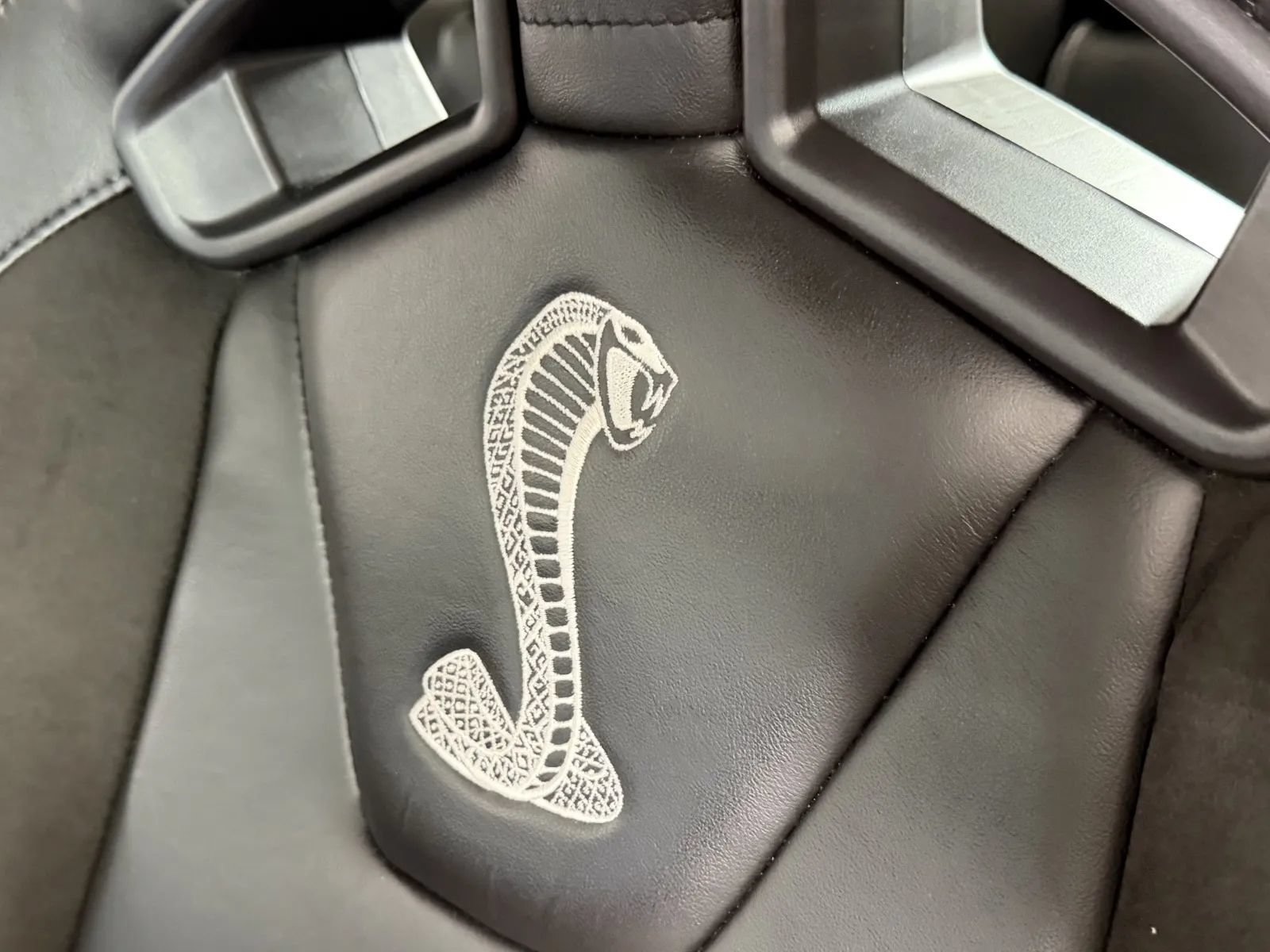 Used 2014 Ford Mustang Shelby GT500 w/ Equipment Group 821A RWD image 18