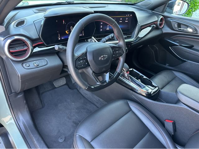 Used 2024 Chevrolet Trax RS w/ Sunroof Package image 21