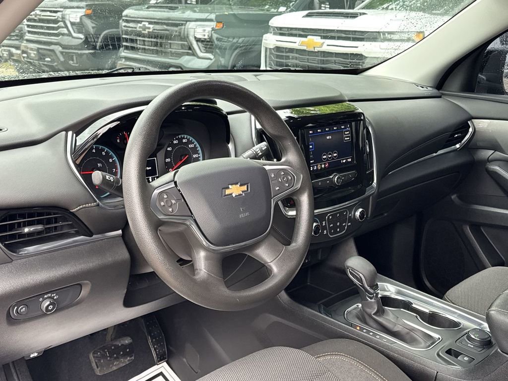 Used 2021 Chevrolet Traverse LS AWD/4WD image 23