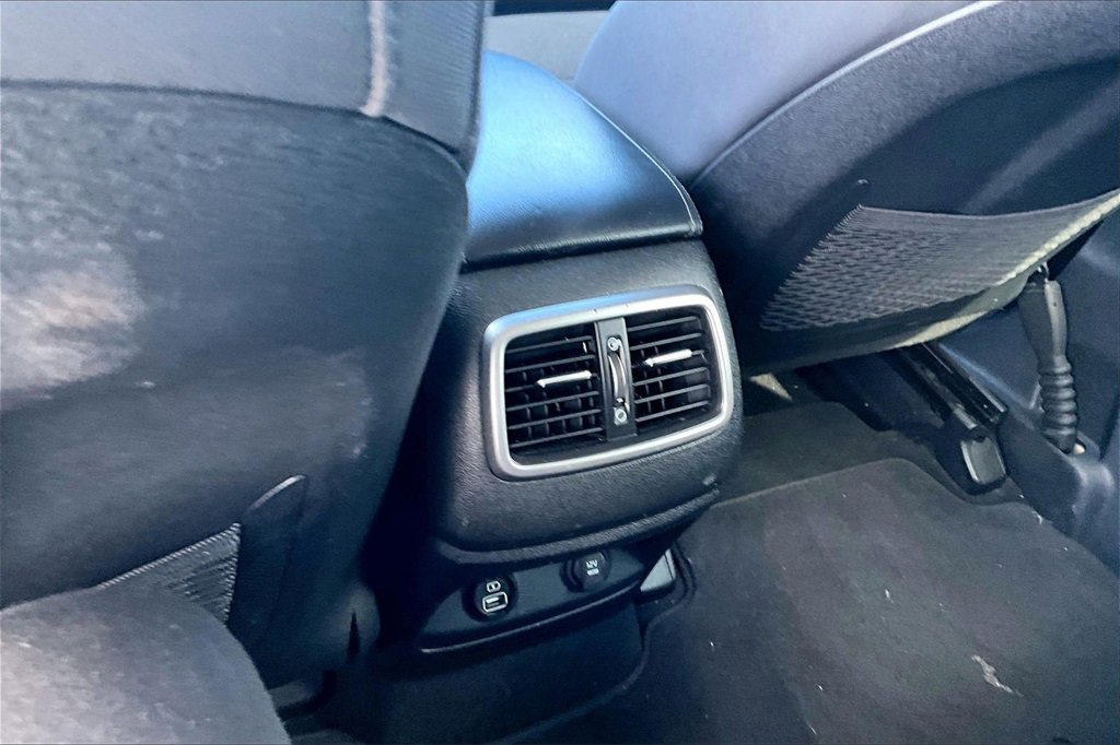 Used 2019 Kia Sorento LX image 29