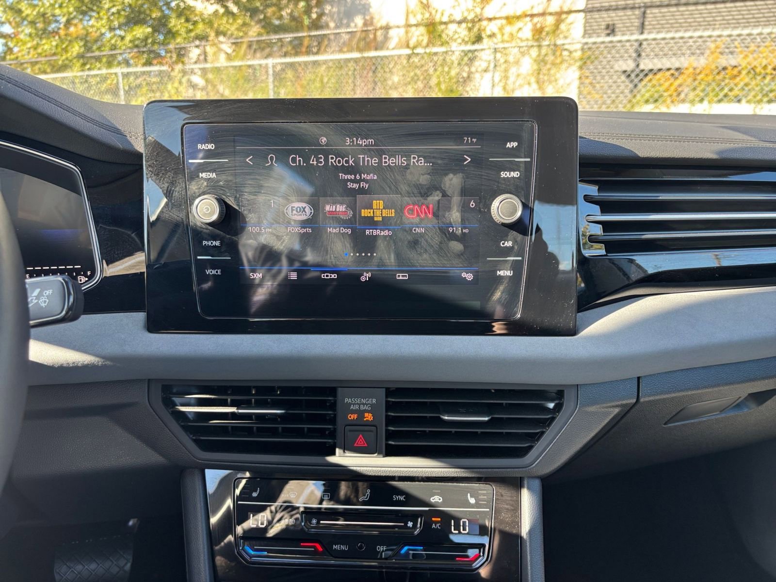 Used 2025 Volkswagen Jetta SE image 18