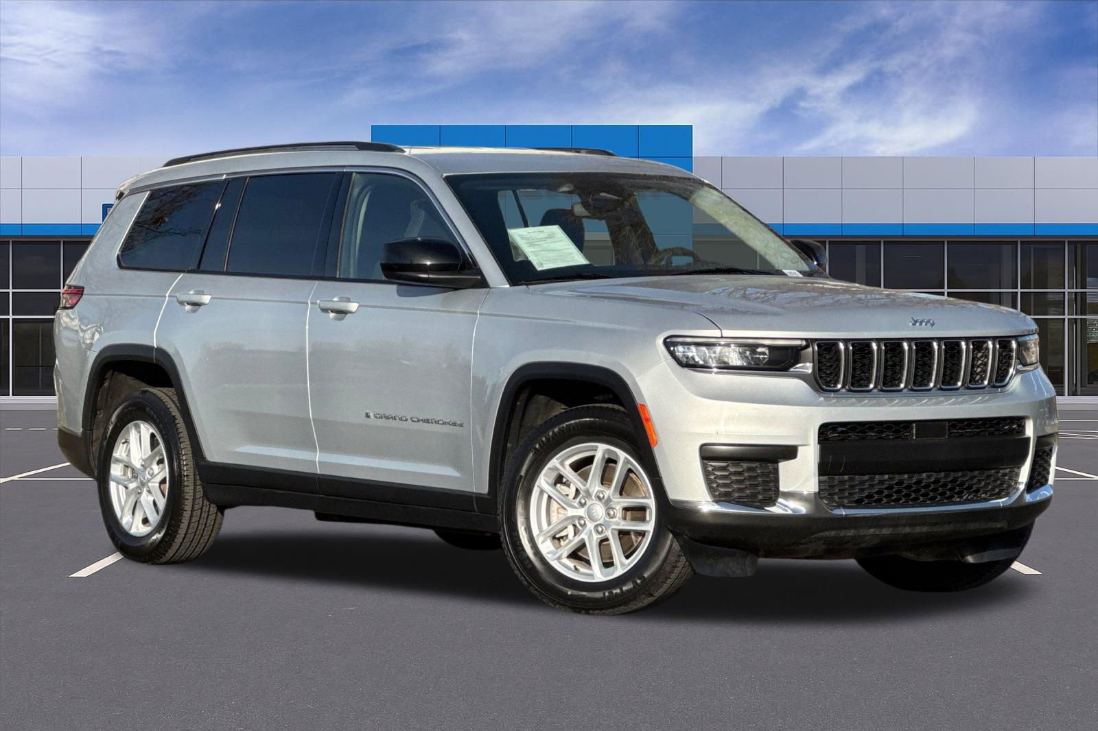 Used 2023 Jeep Grand Cherokee L Laredo w/ Trailer Tow Group (B) video 2