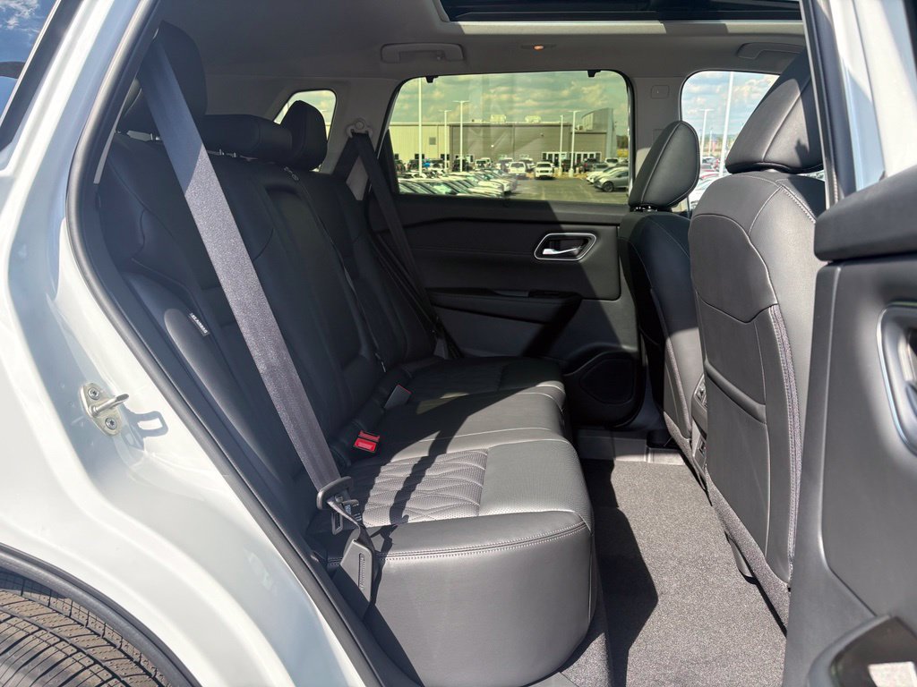 New 2026 Nissan Rogue Platinum AWD/4WD image 15