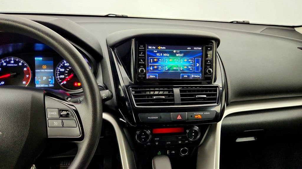 Used 2024 Mitsubishi Eclipse Cross ES AWD/4WD image 17