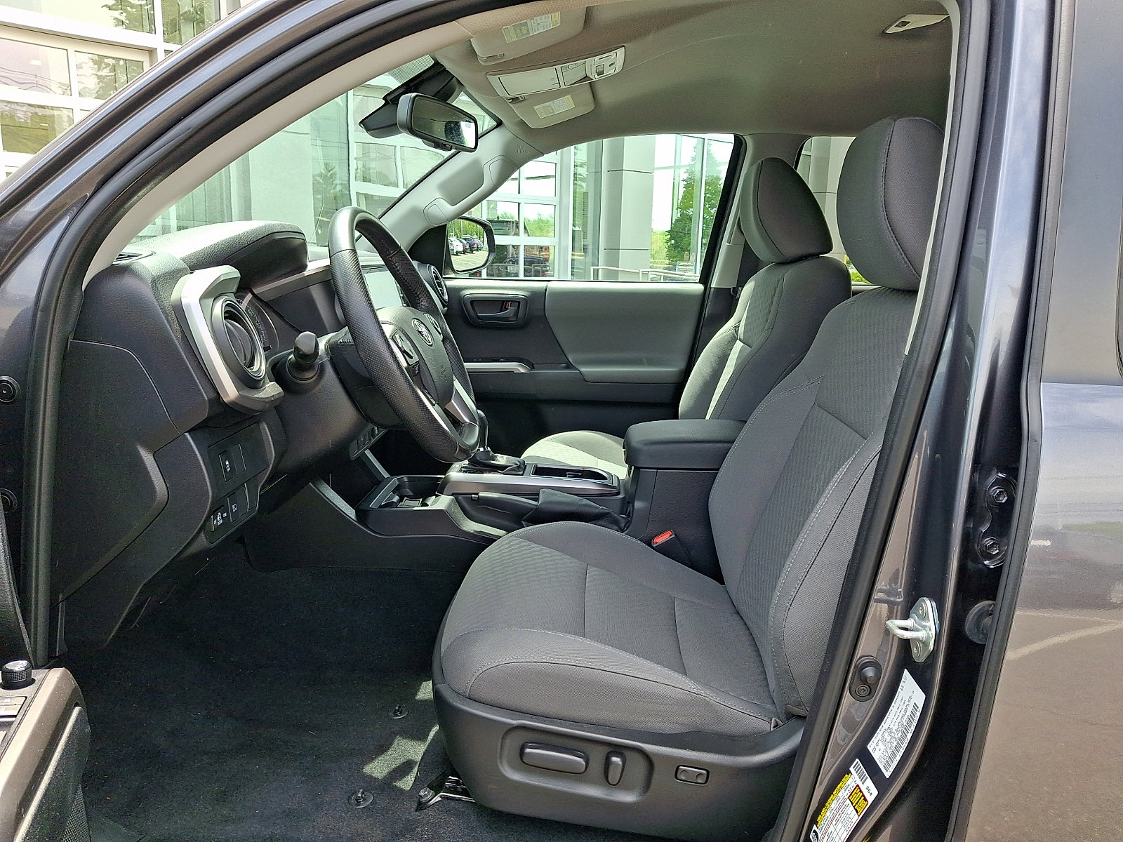 Certified 2023 Toyota Tacoma SR5 AWD/4WD image 14