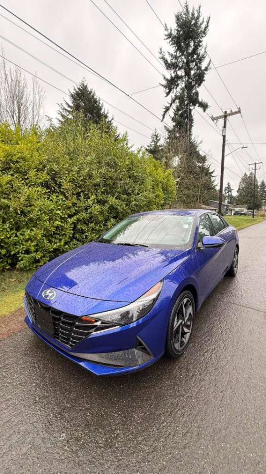 Used 2023 Hyundai Elantra Limited w/ Cargo Package FWD image 3