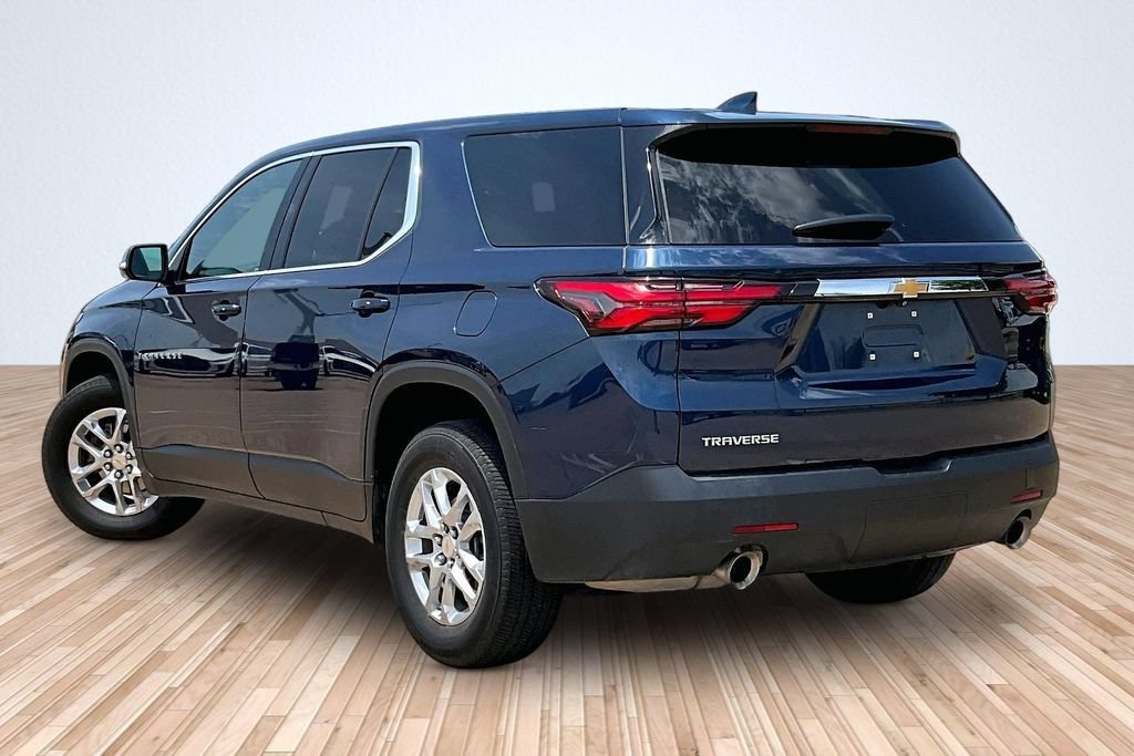 Used 2023 Chevrolet Traverse LS w/ Safety Package FWD image 10