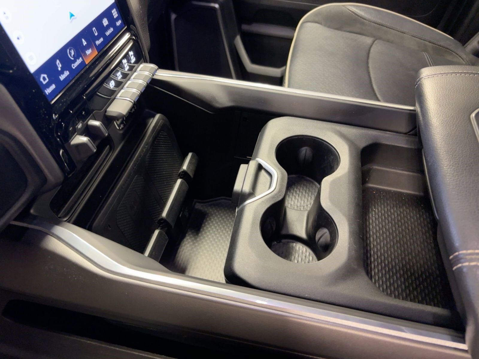 Used 2024 RAM 2500 Laramie w/ Night Edition image 27