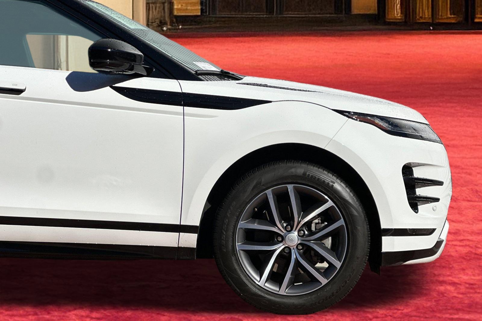 Certified 2024 Land Rover Range Rover Evoque Dynamic SE image 36