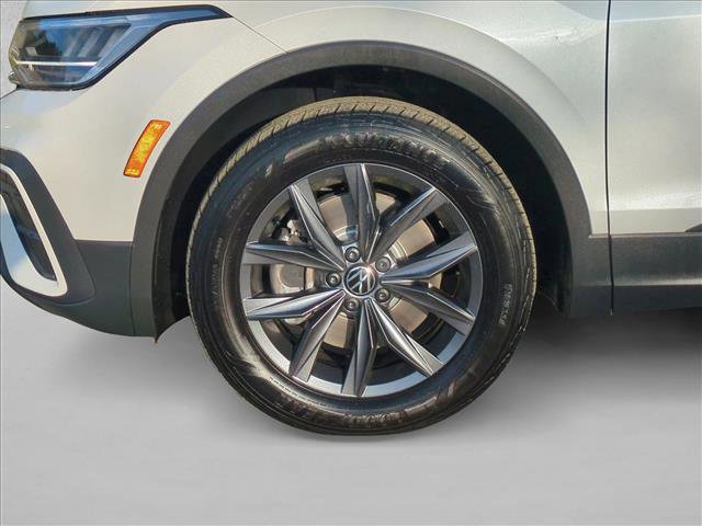 Used 2023 Volkswagen Tiguan SE FWD image 25
