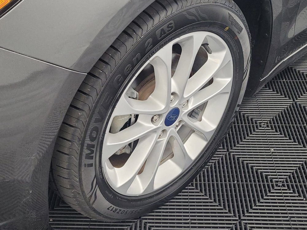 Used 2020 Ford Fusion SE FWD image 31