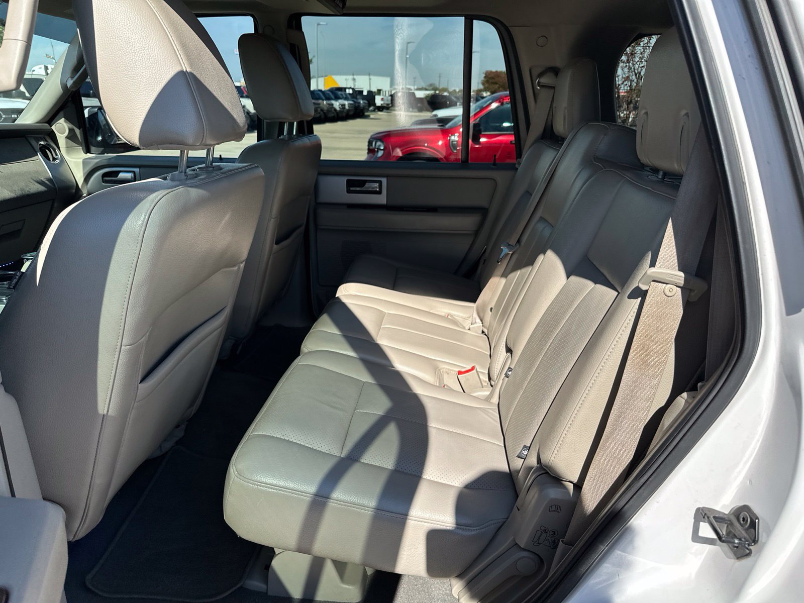 Used 2010 Ford Expedition Limited RWD image 12