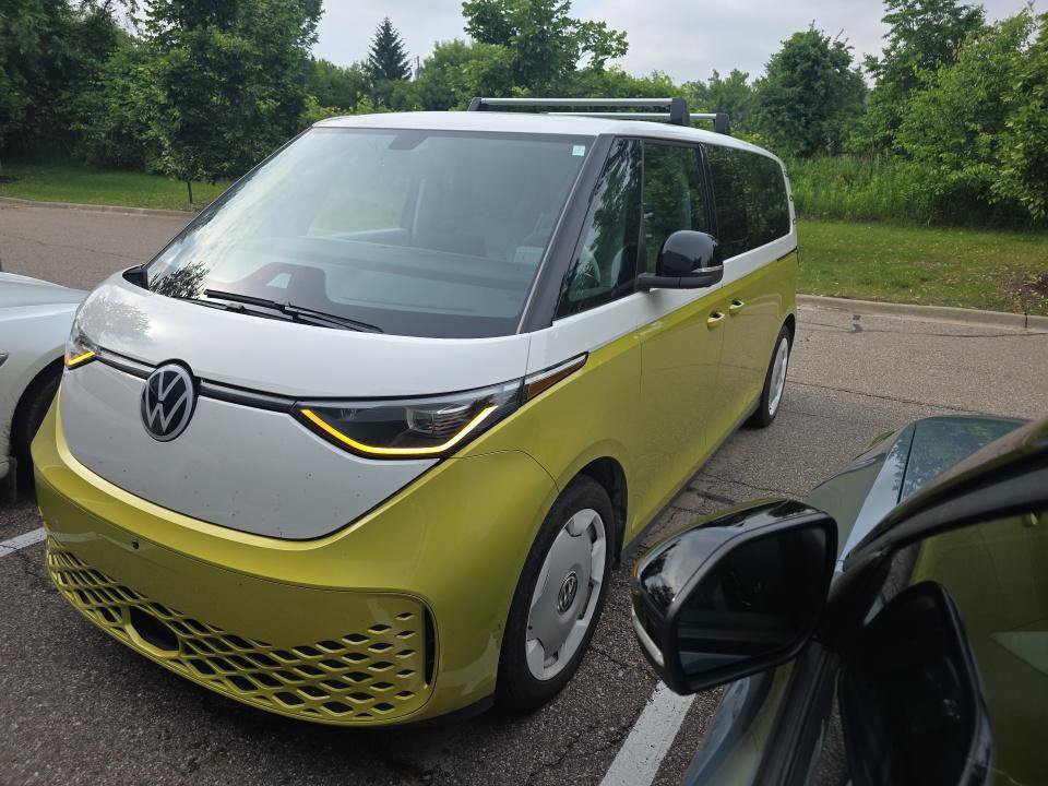Certified 2025 Volkswagen ID. Buzz 1st Edition RWD image 1