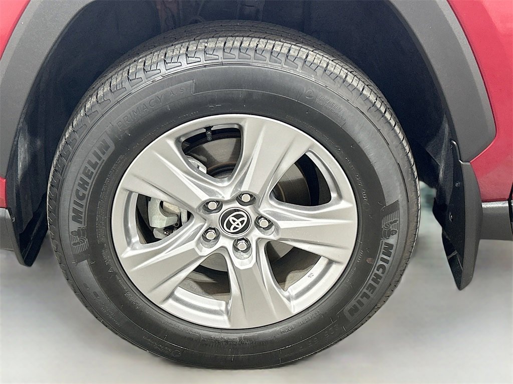 Used 2024 Toyota RAV4 XLE image 28