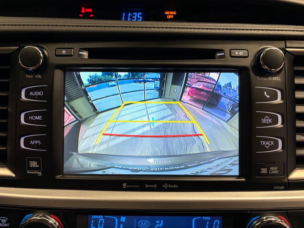 Used 2017 Toyota Highlander Limited AWD/4WD image 22