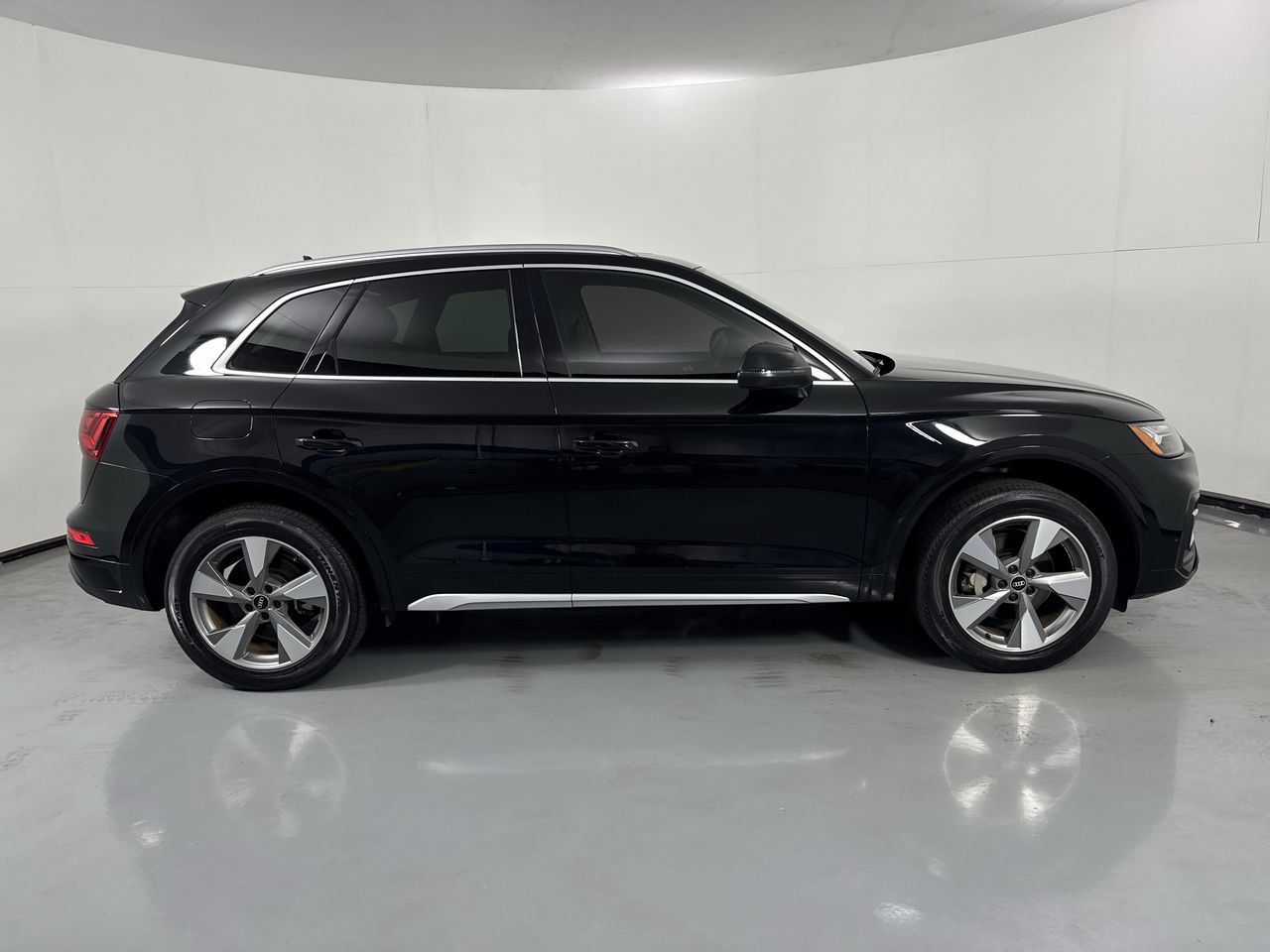 Used 2023 Audi Q5 2.0T Premium w/ Convenience Package AWD/4WD image 38