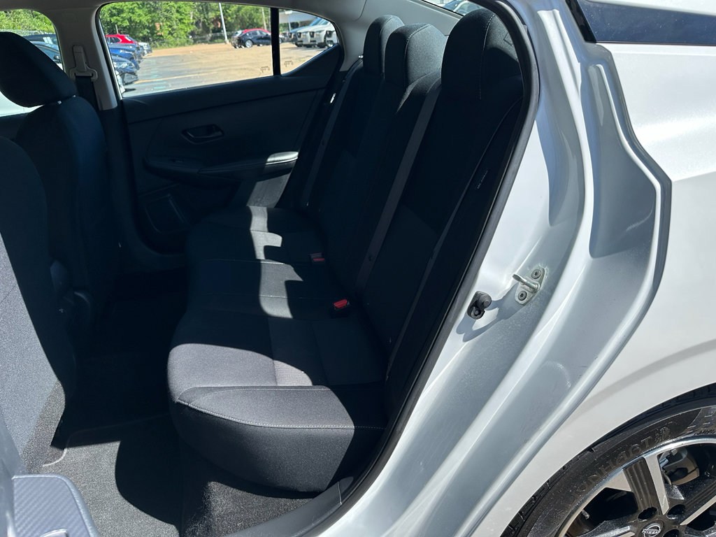 Used 2024 Nissan Sentra SV FWD image 9