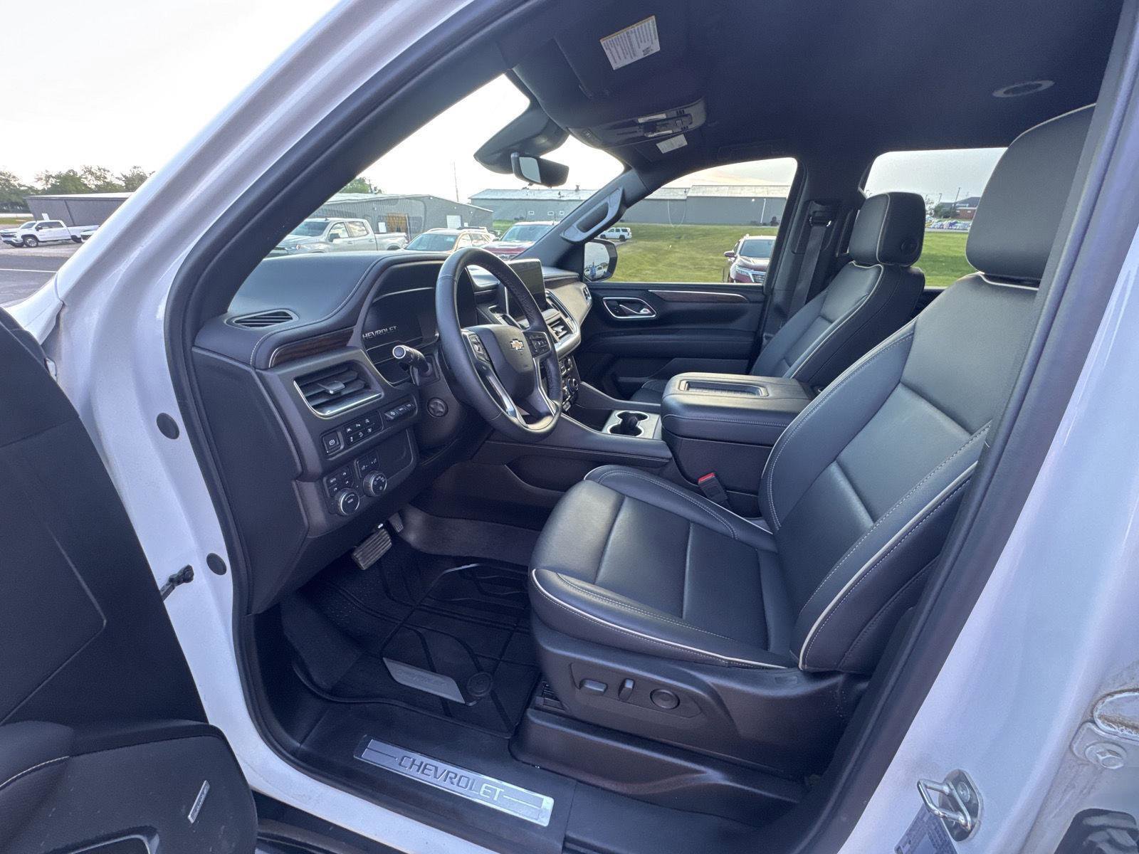 Used 2024 Chevrolet Tahoe Premier AWD/4WD image 7