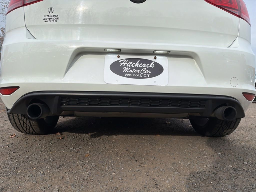 Used 2017 Volkswagen GTI SE image 10