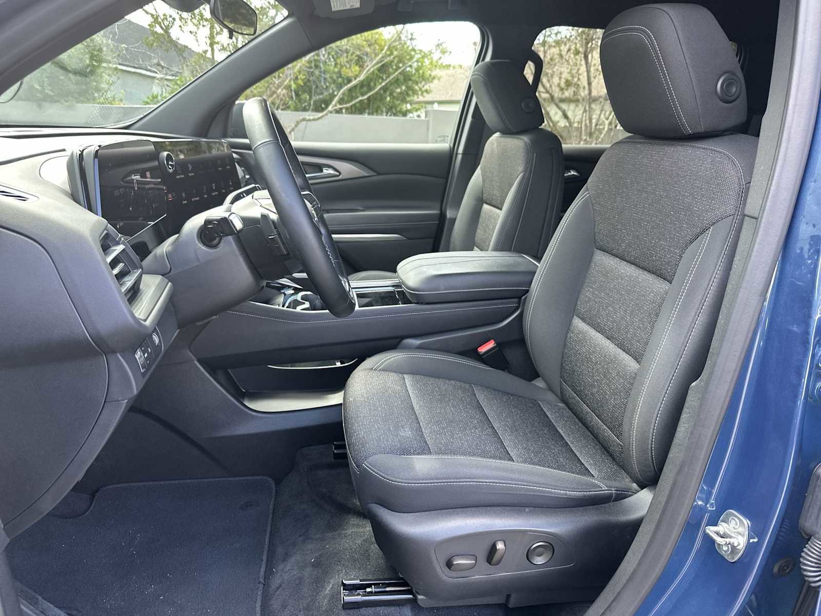 Certified 2024 Chevrolet Traverse LT FWD image 15