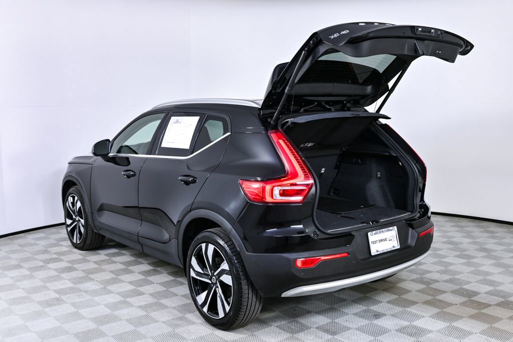 Certified 2025 Volvo XC40 B5 Plus image 33