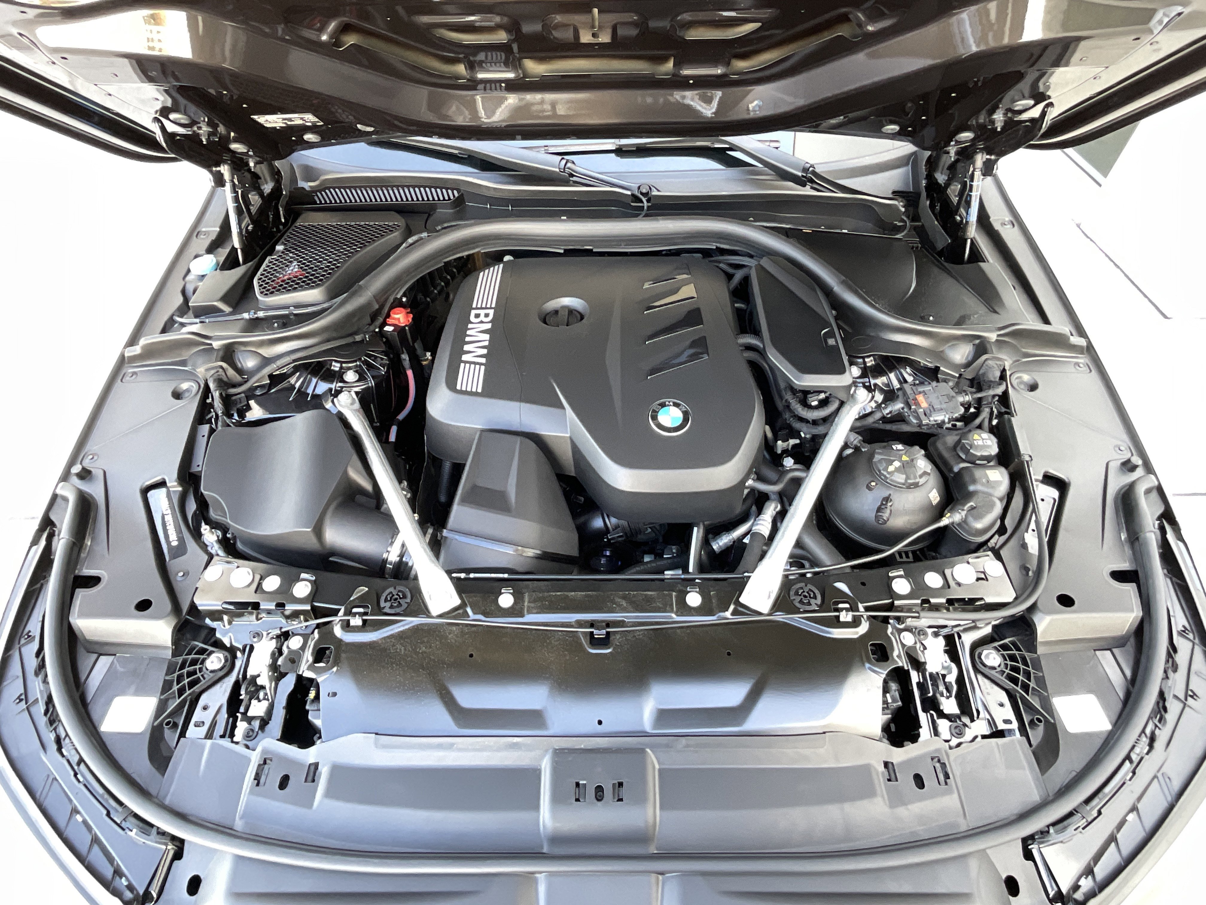 Used 2026 BMW 530i w/ Premium Package RWD image 34
