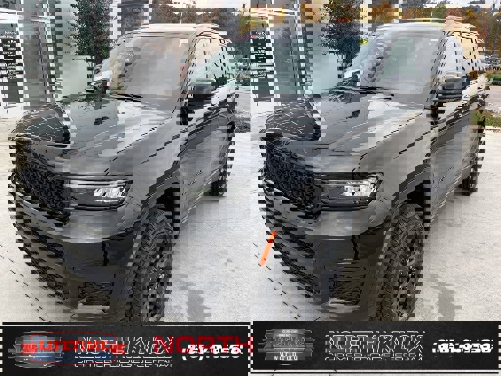 New 2025 Jeep Grand Cherokee L Altitude image 1