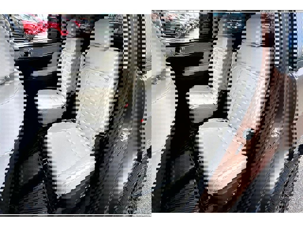 Used 2025 Hyundai Santa Fe Calligraphy image 29