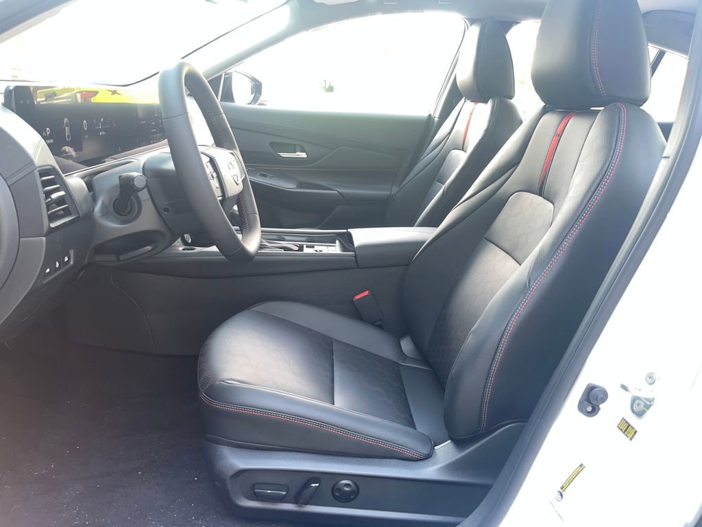 New 2026 Nissan Sentra SR w/ SR Premium Package FWD image 10