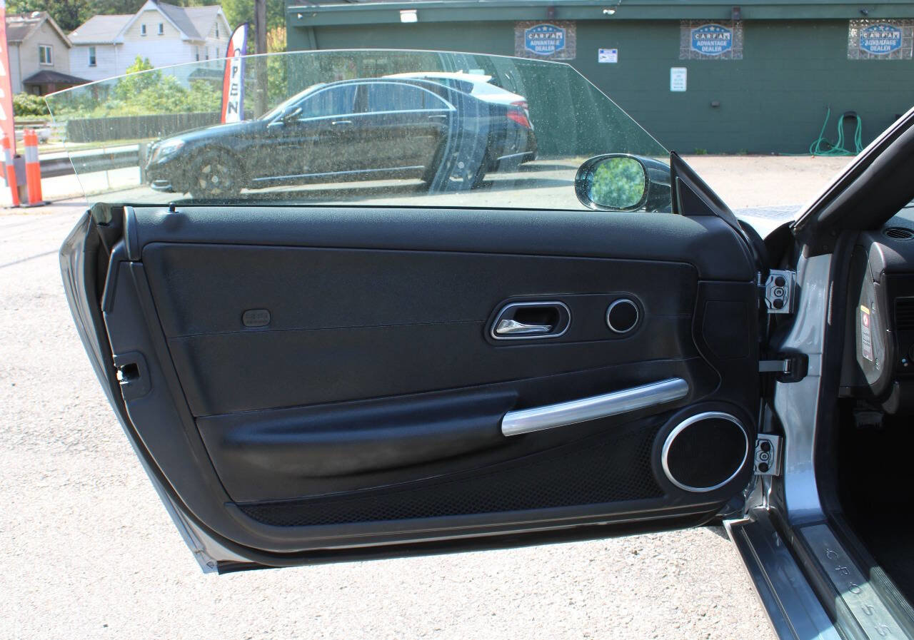 Used 2004 Chrysler Crossfire Coupe image 19