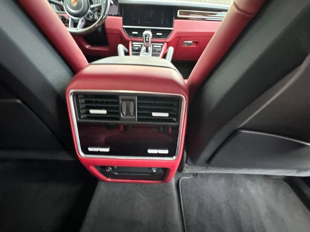 Used 2023 Porsche Cayenne Coupe AWD/4WD image 22
