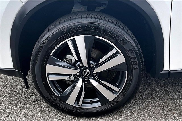 Certified 2025 Nissan Rogue SL w/ SL Premium Package image 35