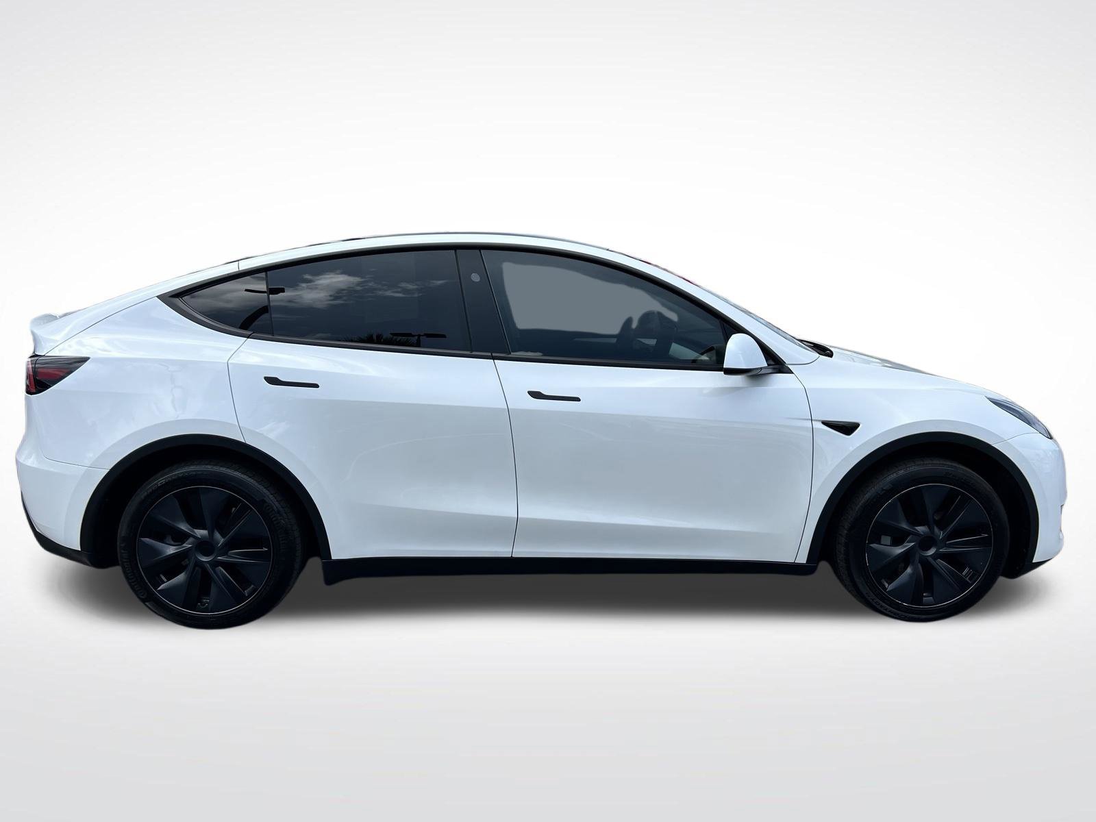 Used 2025 Tesla Model Y Long Range RWD image 11