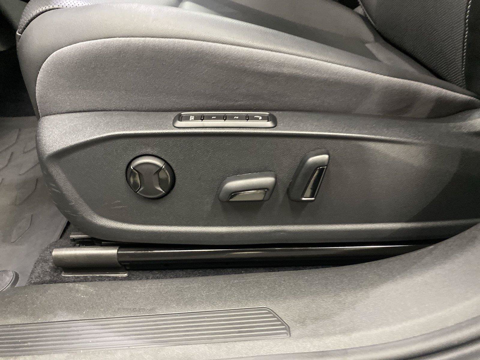 Used 2023 Volkswagen ID.4 Pro S AWD/4WD image 18