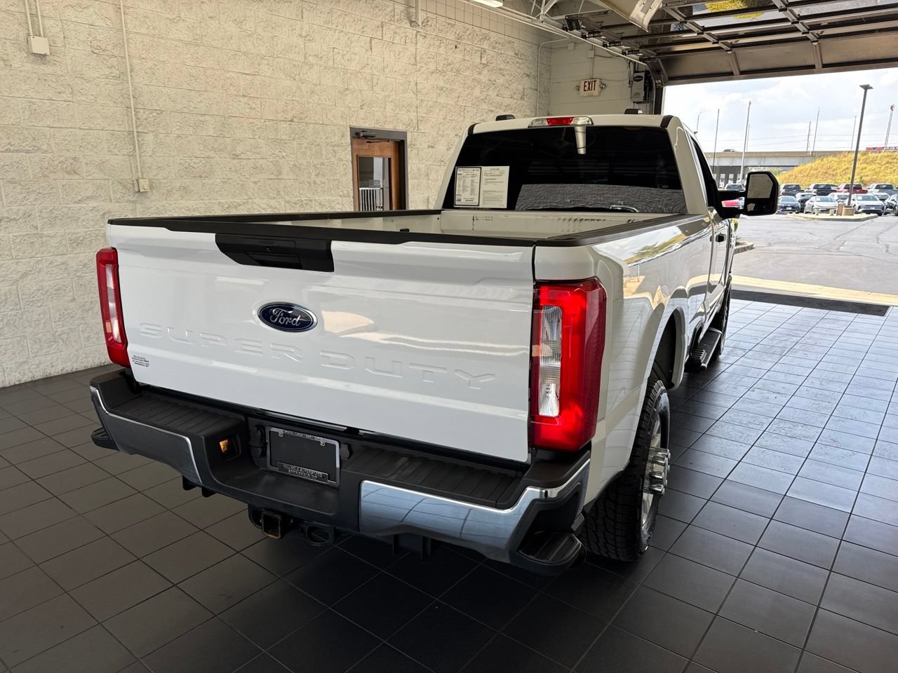 Used 2024 Ford F350 XLT AWD/4WD image 7