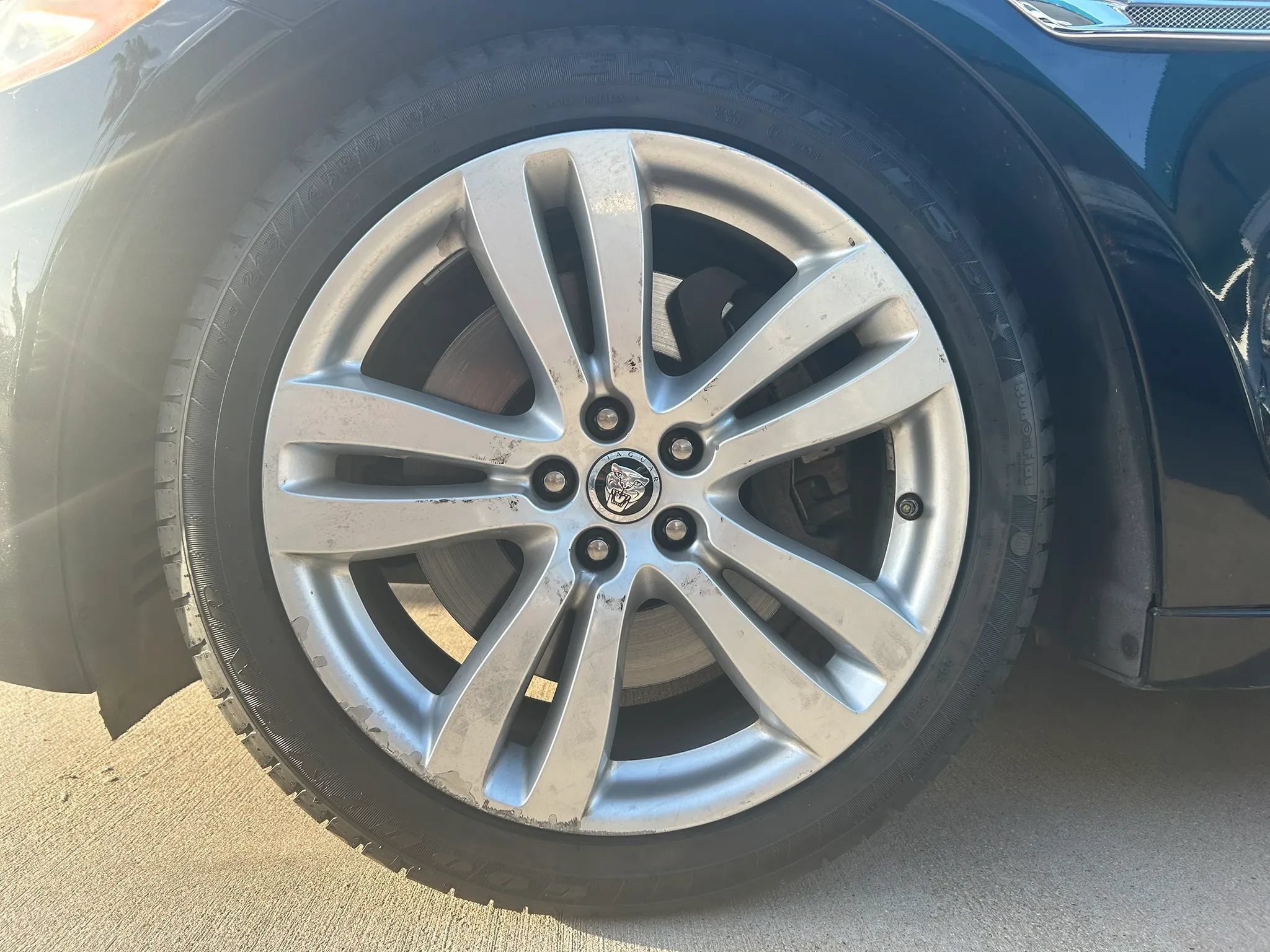 Used 2011 Jaguar XJ L RWD image 32