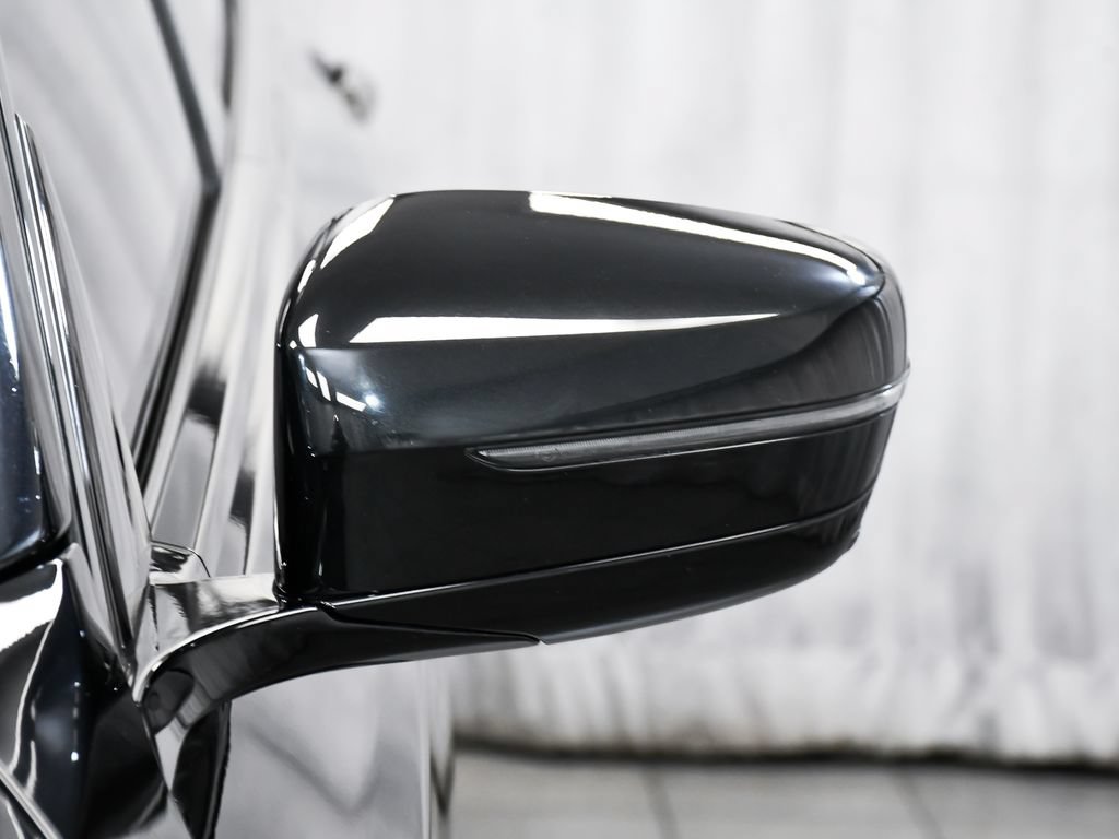 Used 2022 BMW M760i xDrive w/ Luxury Rear Seating Package AWD/4WD image 92