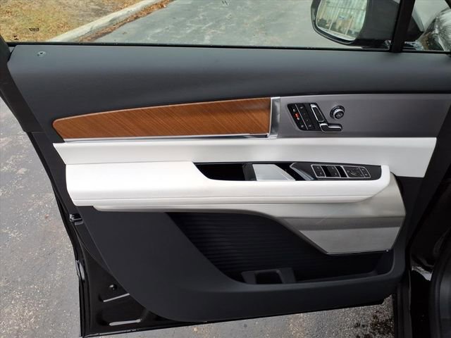 New 2026 Cadillac Vistiq Sport image 27