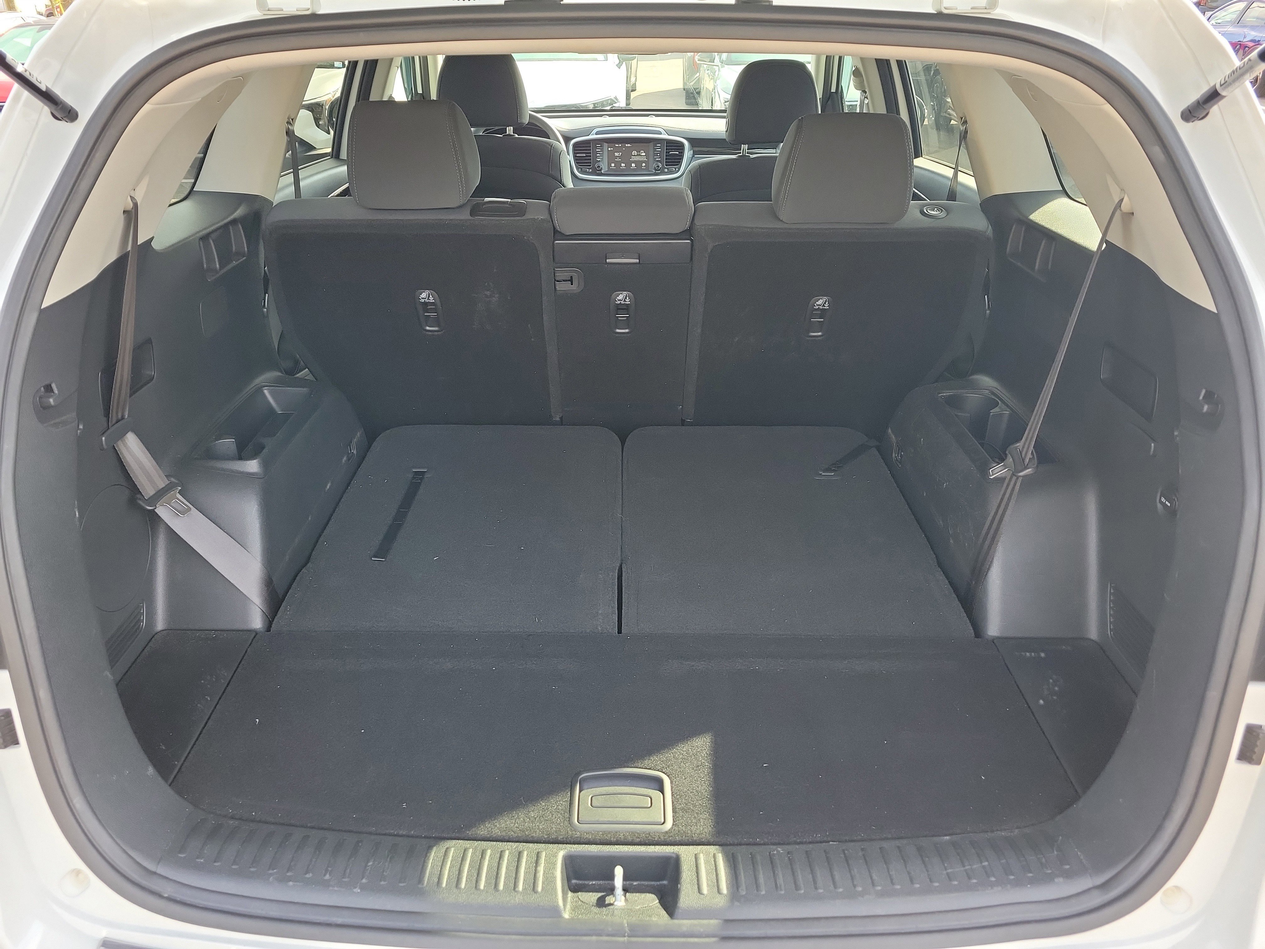 Used 2020 Kia Sorento LX image 14