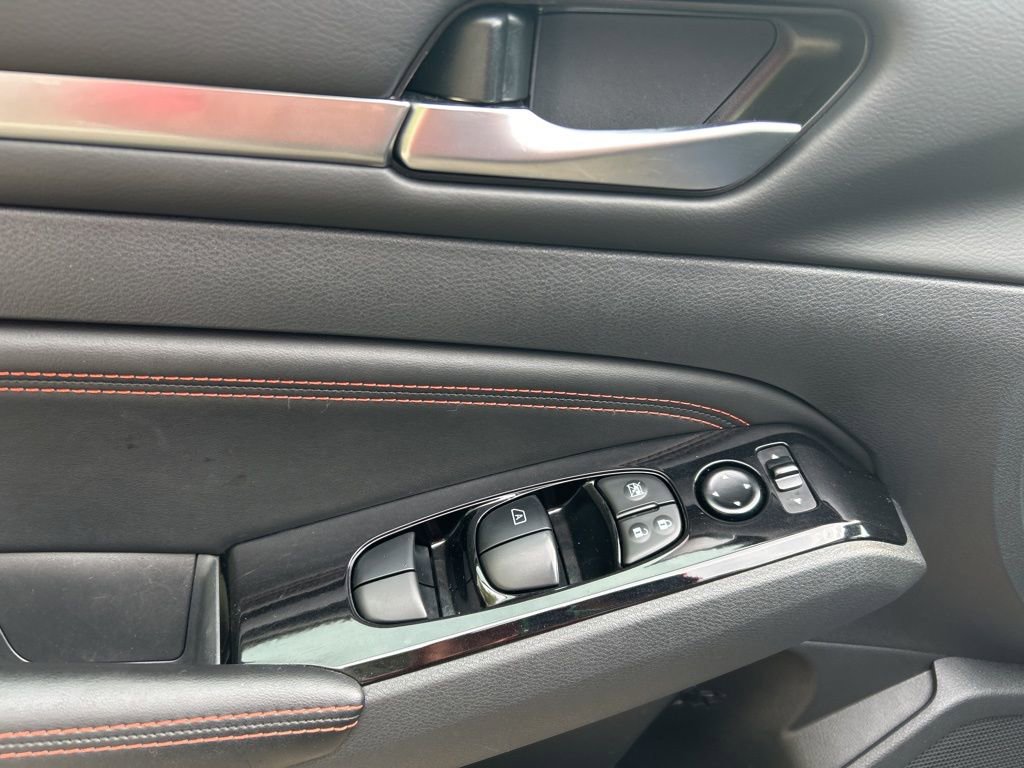 Used 2023 Nissan Altima 2.5 SR image 18