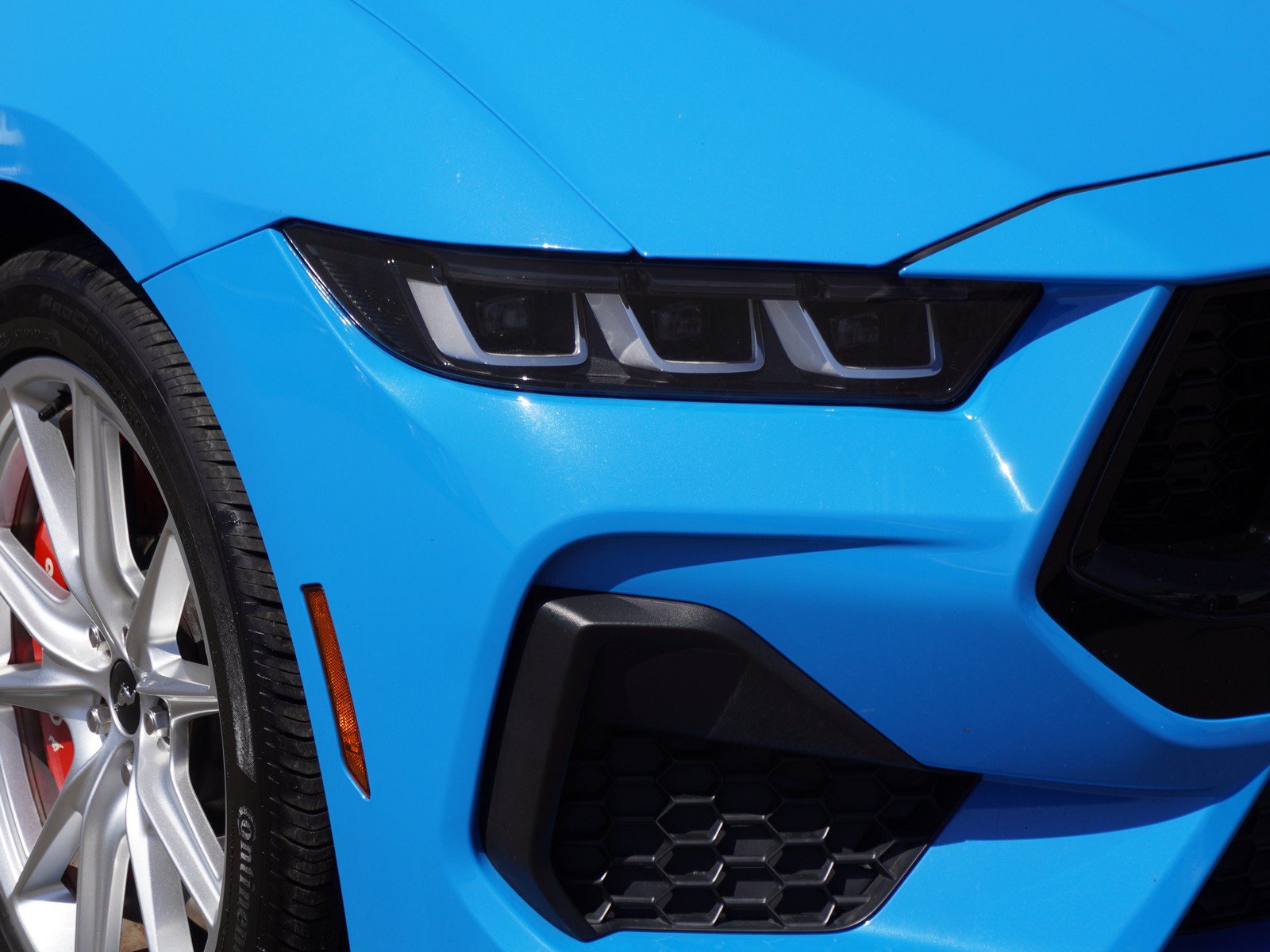 Used 2024 Ford Mustang GT Premium RWD image 3