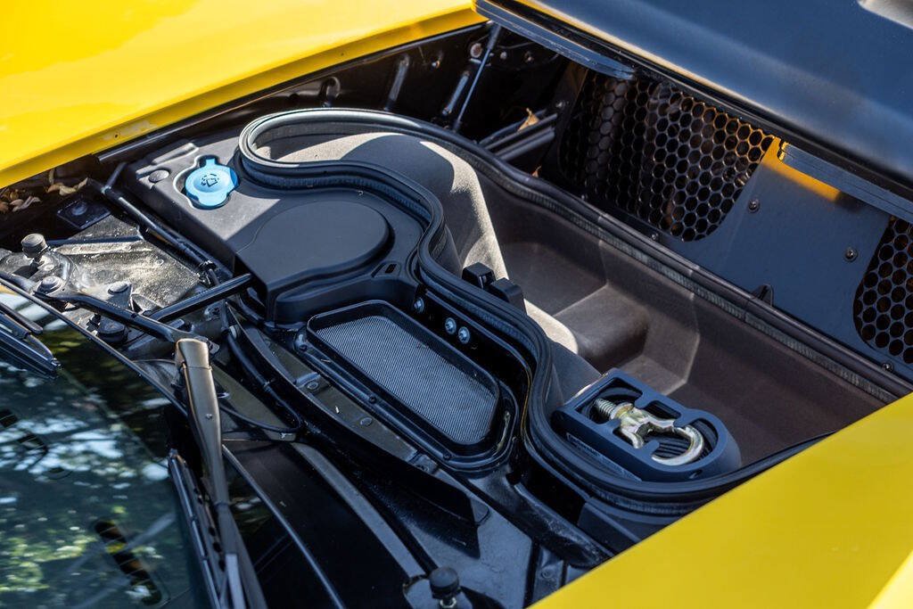 Used 2006 Ford GT RWD image 49