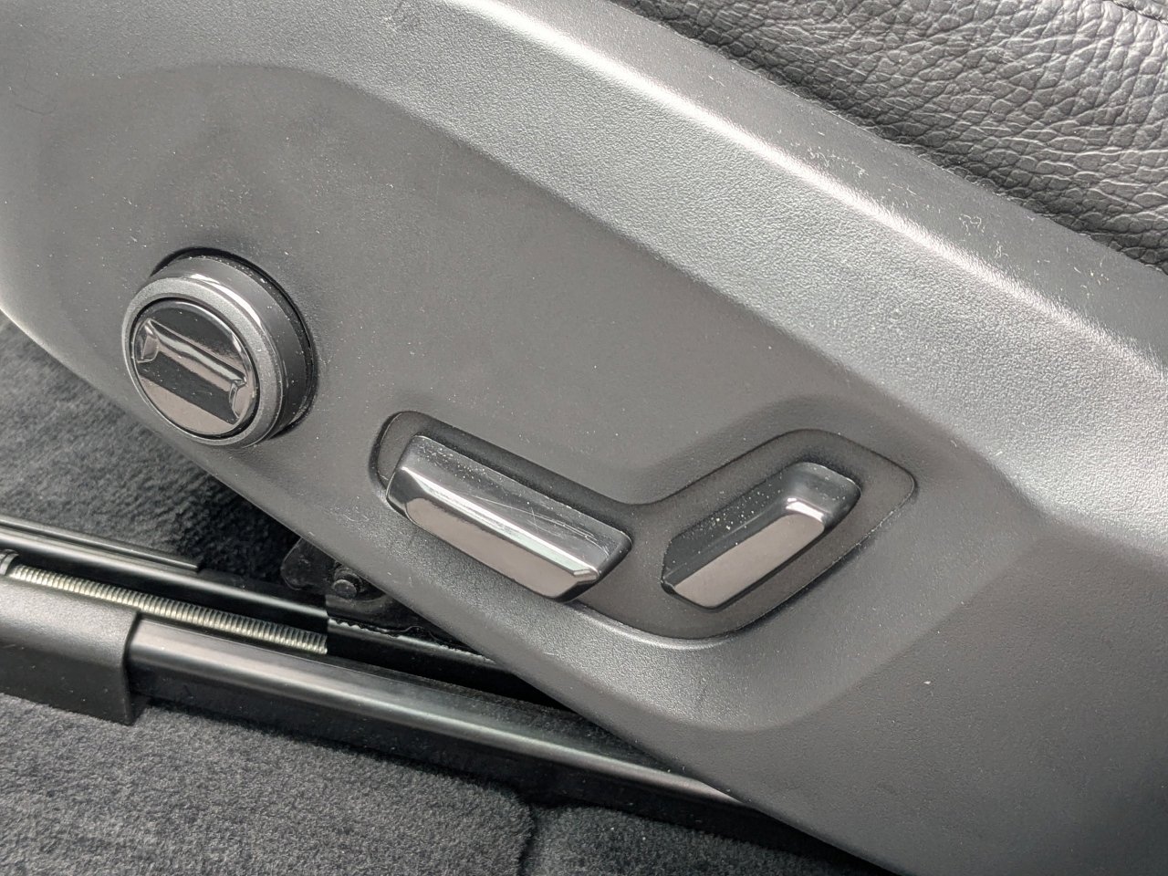 Used 2024 Volvo XC60 B5 Plus image 22