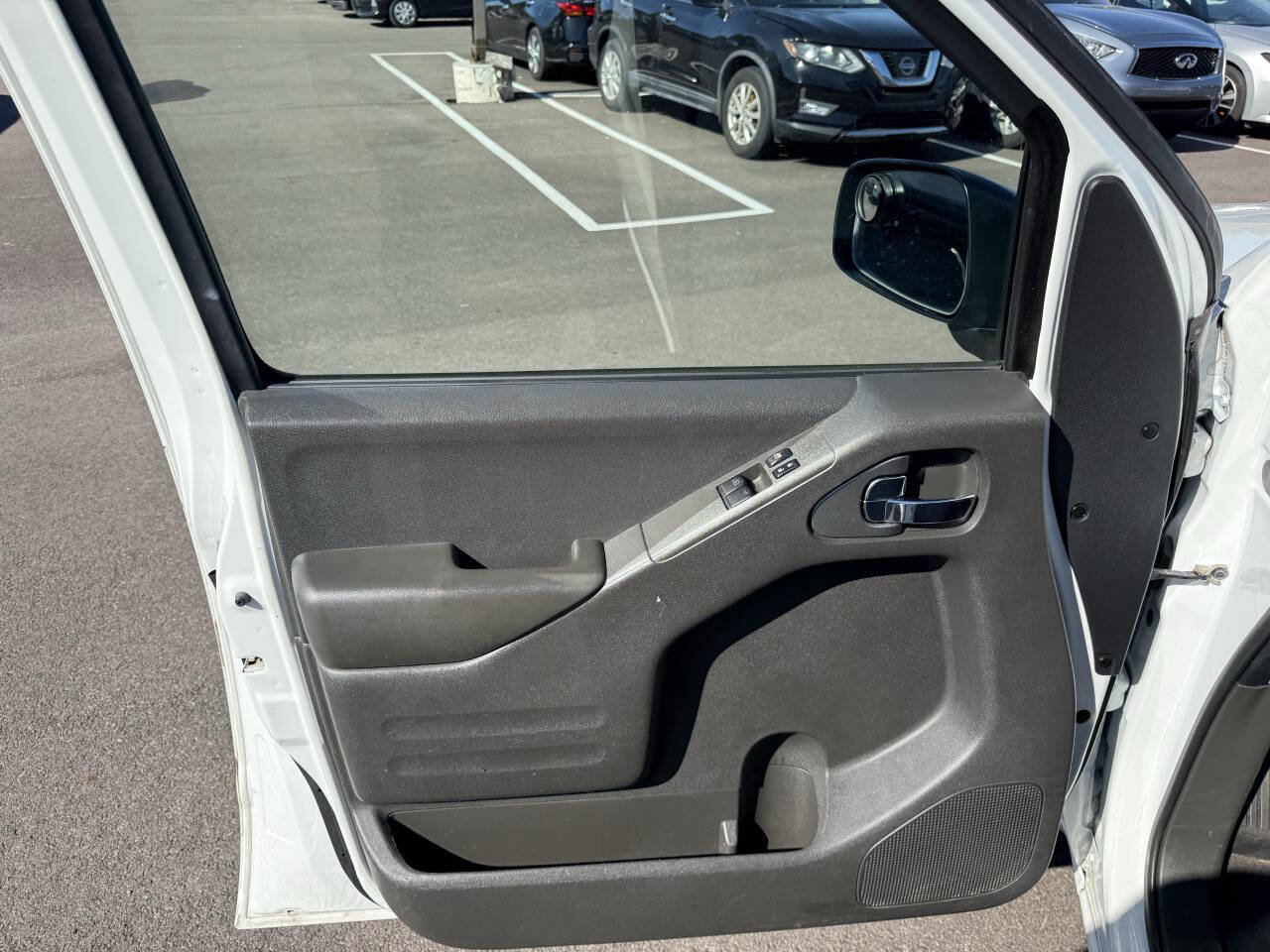 Used 2019 Nissan Frontier SV RWD image 19