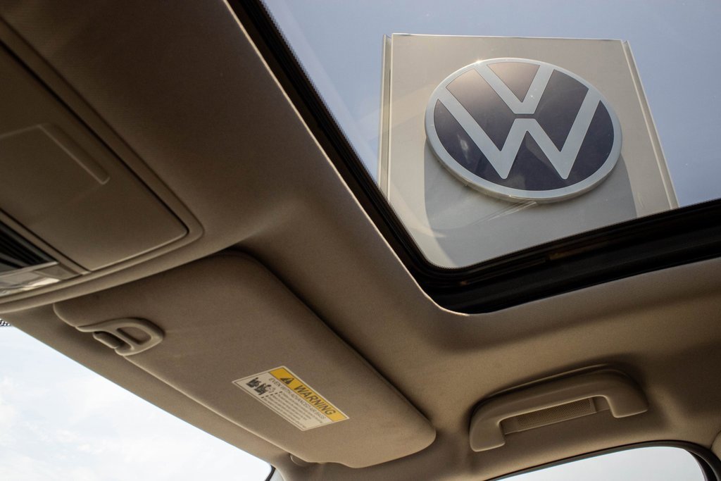 Used 2024 Acura MDX SH-AWD w/ Advance Package image 2