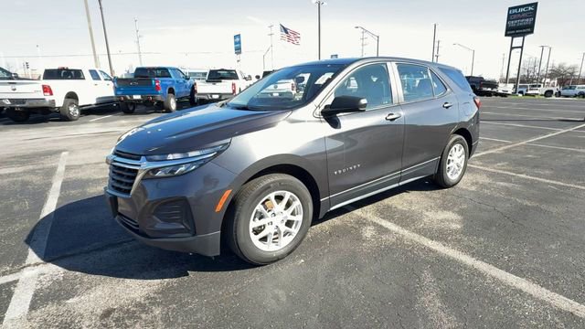 Used 2022 Chevrolet Equinox LS image 4