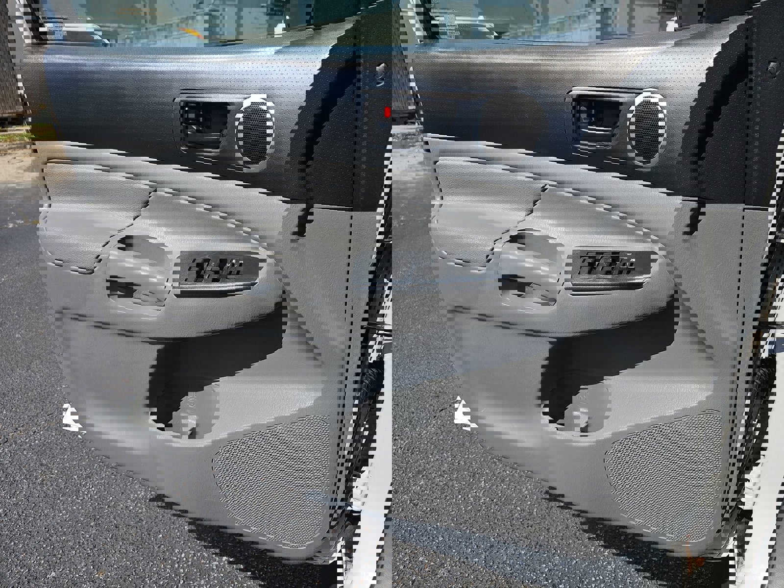 Used 2015 Toyota Tacoma PreRunner w/ SR5 Package RWD image 28