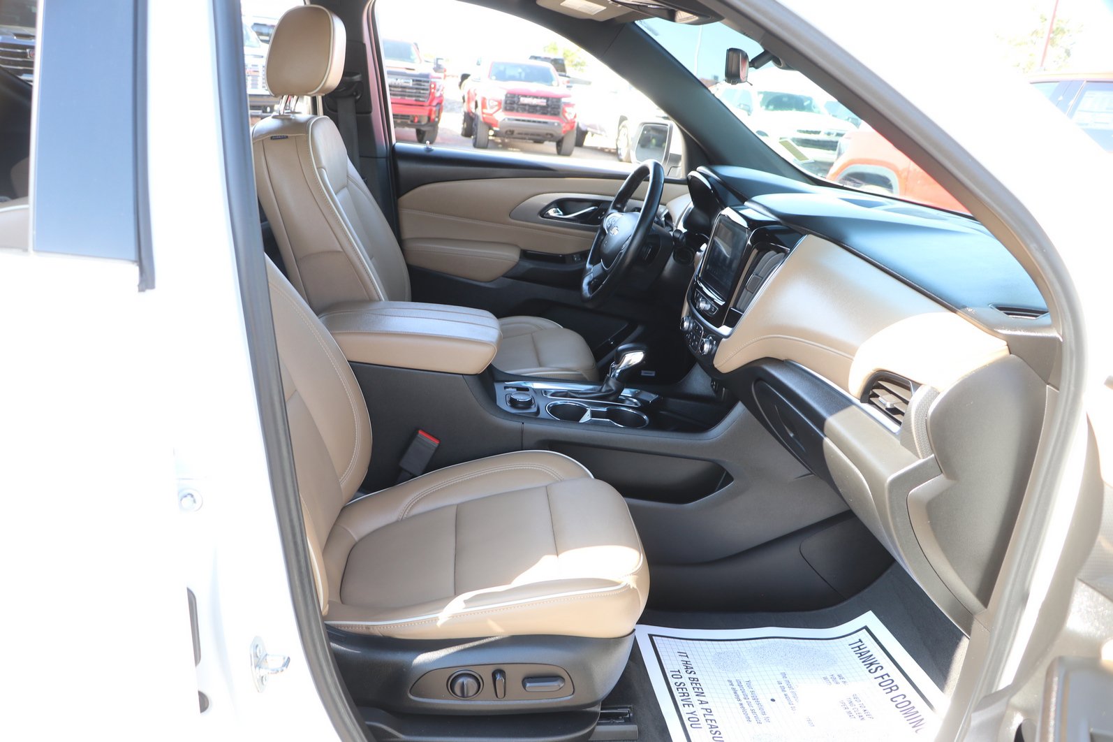Used 2023 Chevrolet Traverse Premier FWD image 35