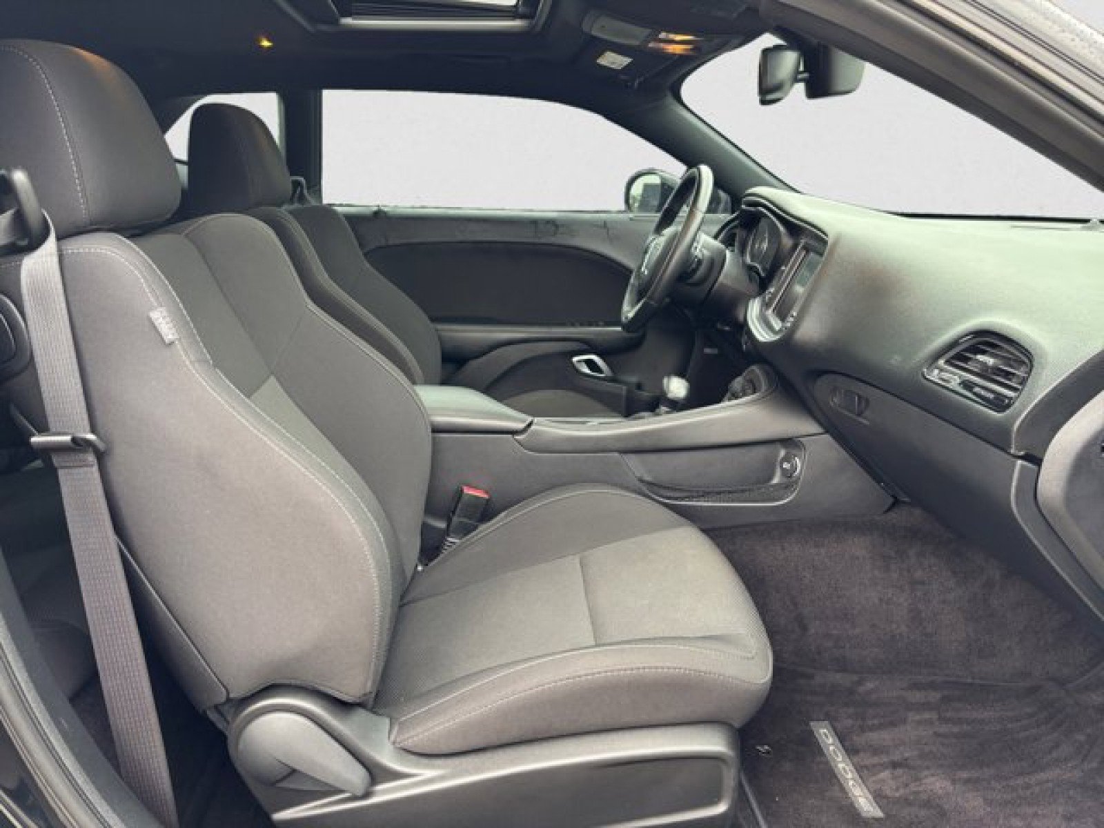 Used 2016 Dodge Challenger R/T image 21